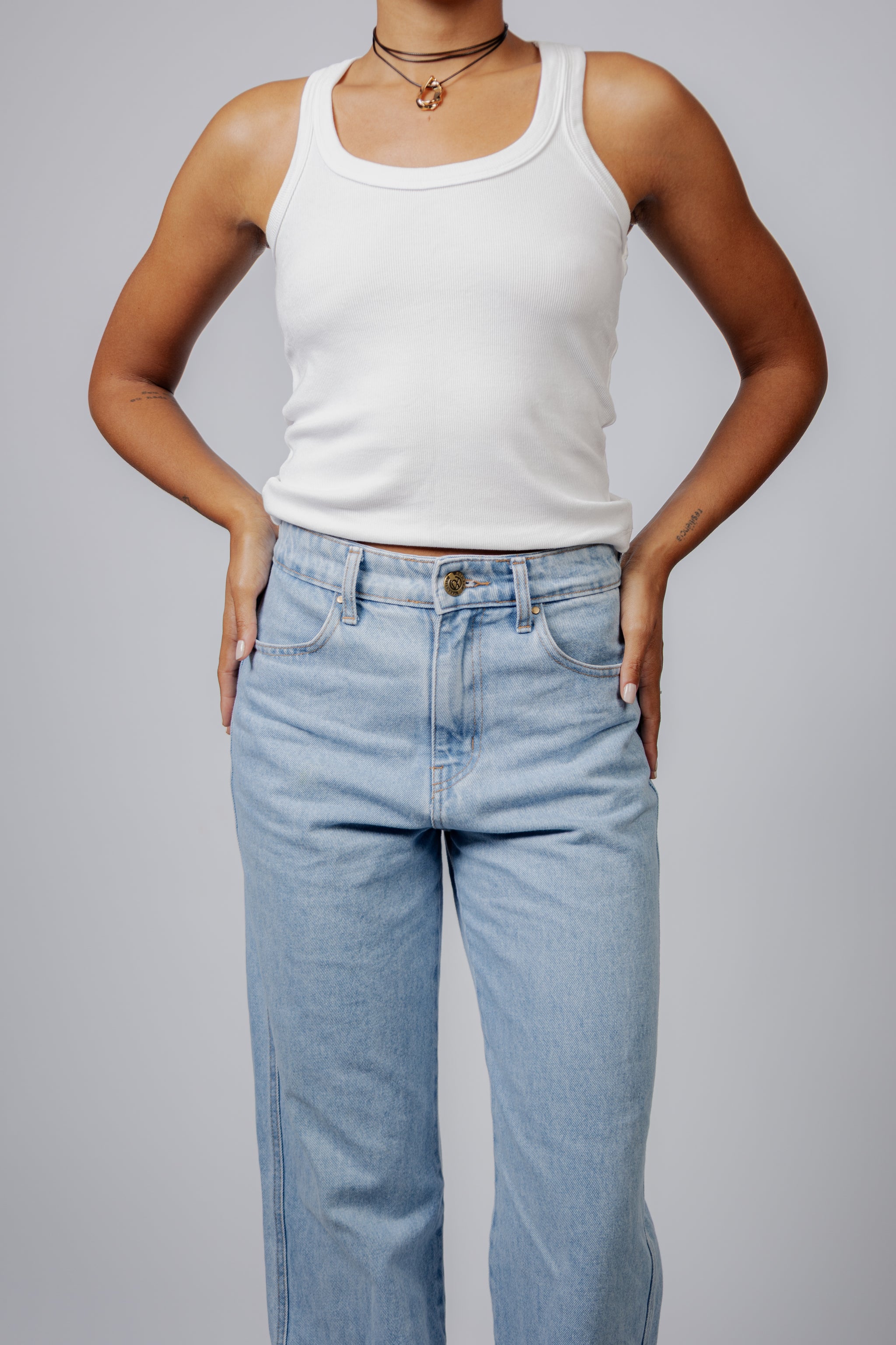 Calça jeans reta - Mirela